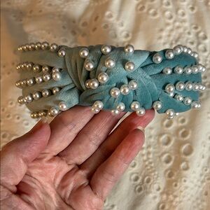 La Bella Elegant Pearl-Studded Blue Headband